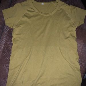 LULULEMON size 10 swiftly tech.